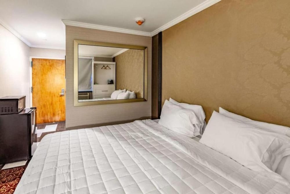 

Firenze - Brooklyn (NY) - Umbrella Hotel Brooklyn