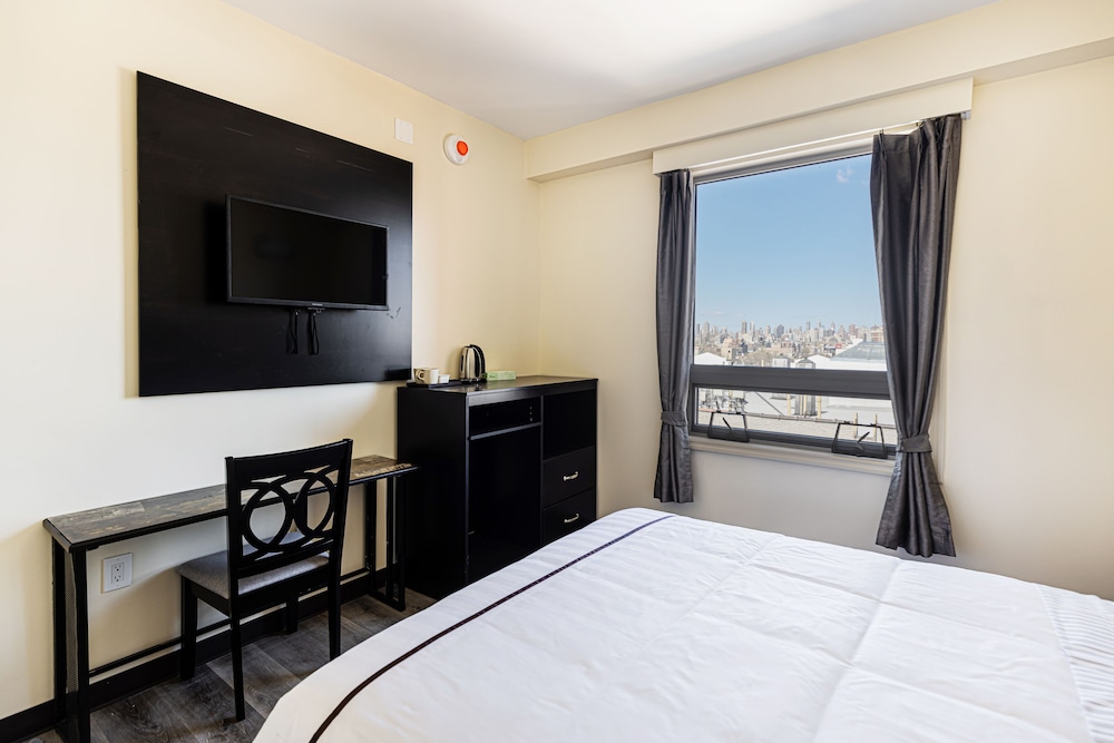 

Brindisi - Long Island City - Astoria Inn LaGuardia Hotel