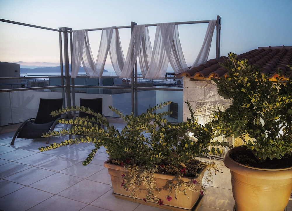 

Firenze - Soúda - Flamingos Hotel Apartments