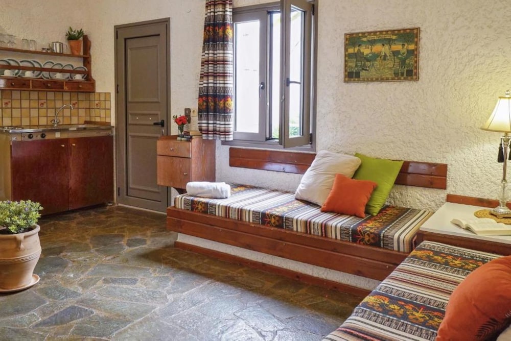 

Verona - Agia Marina Nea Kydonias - Flamingos Hotel Apartments