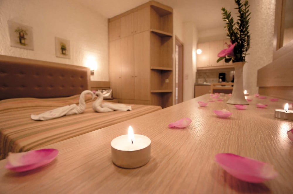 

Bari - Agia Marina Nea Kydonias - Flamingos Hotel Apartments