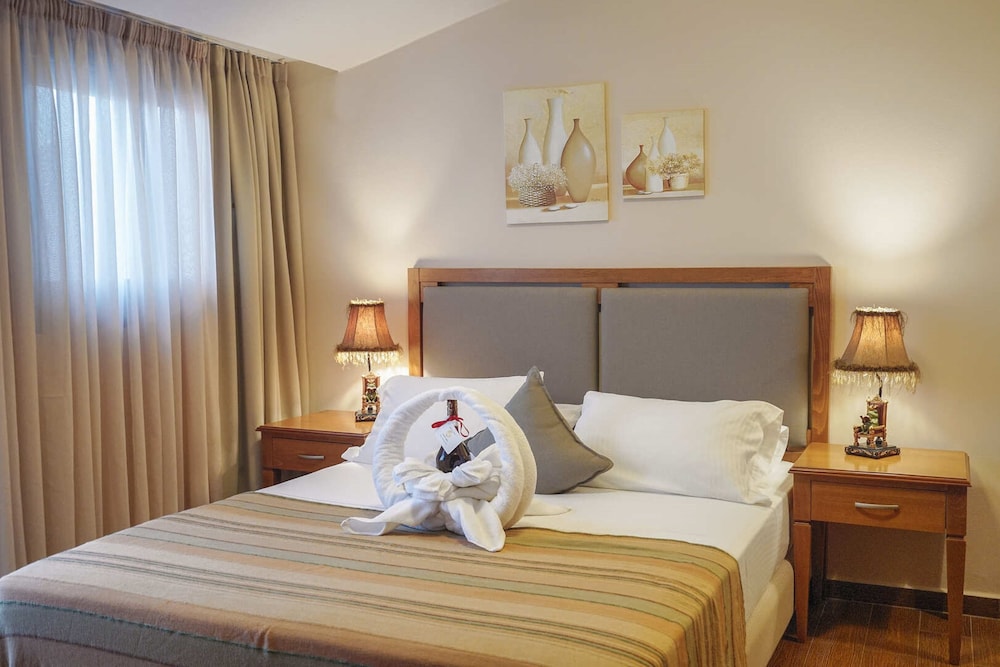 

Cagliari - Creta Ovest - Chania, Grecia - Flamingos Hotel Apartments