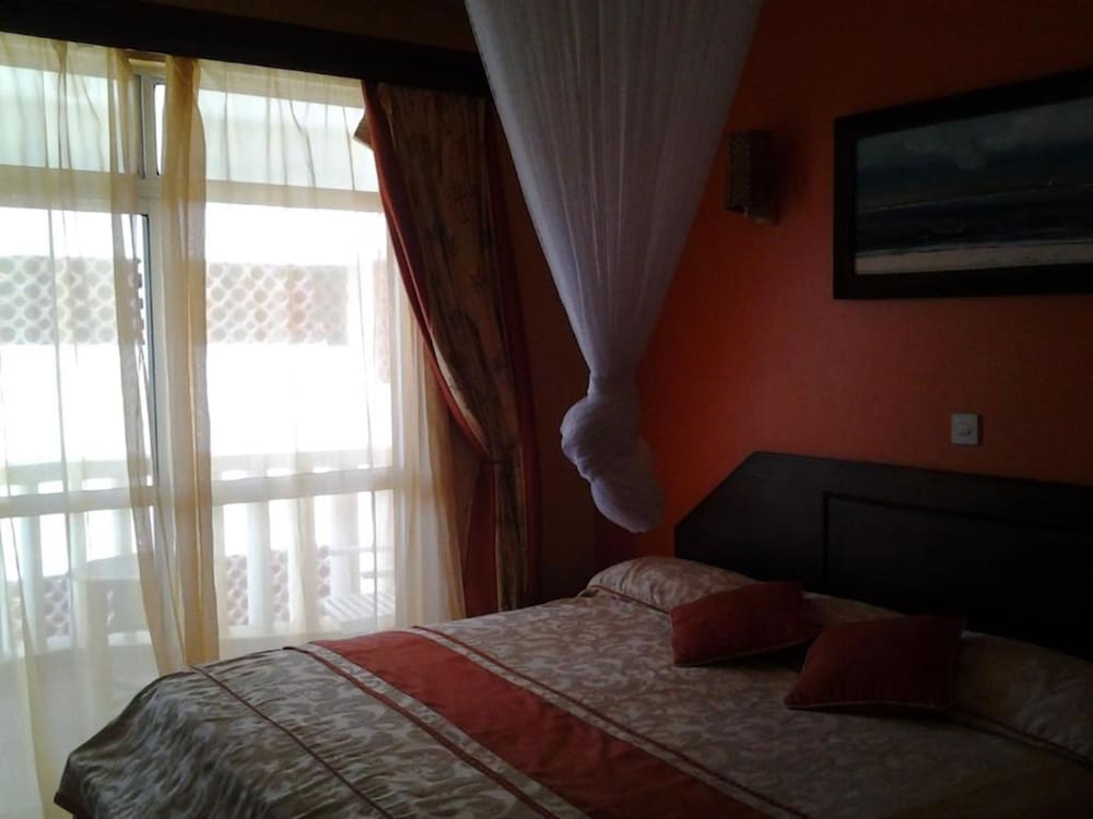 

Roma - Nyali , Mombasa Beach - Midview Hotel-Nyali