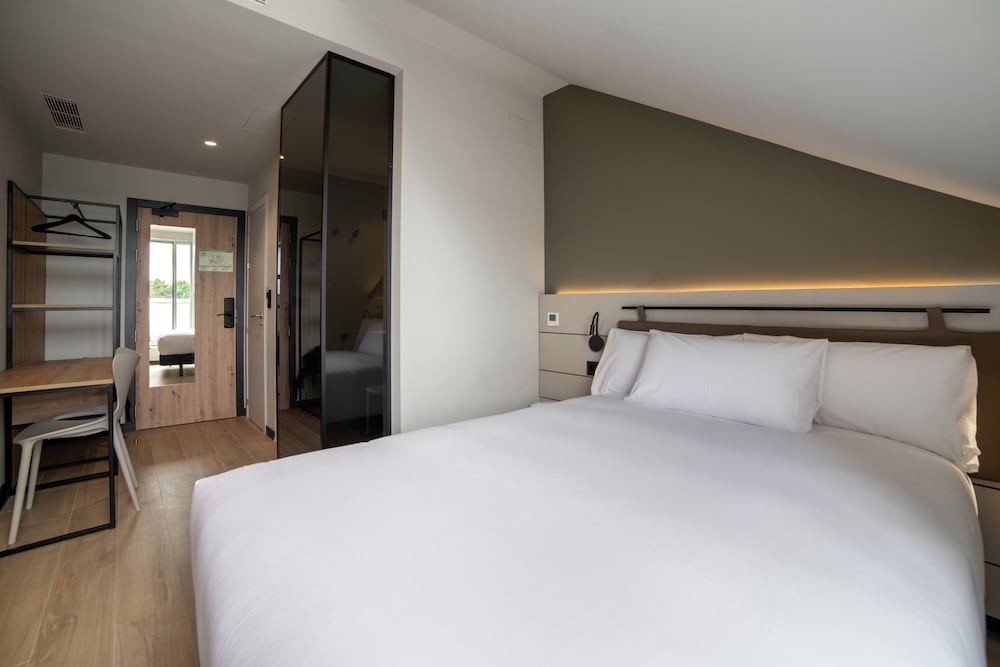 

Roma - Santander - Hotel Bed4U Santander