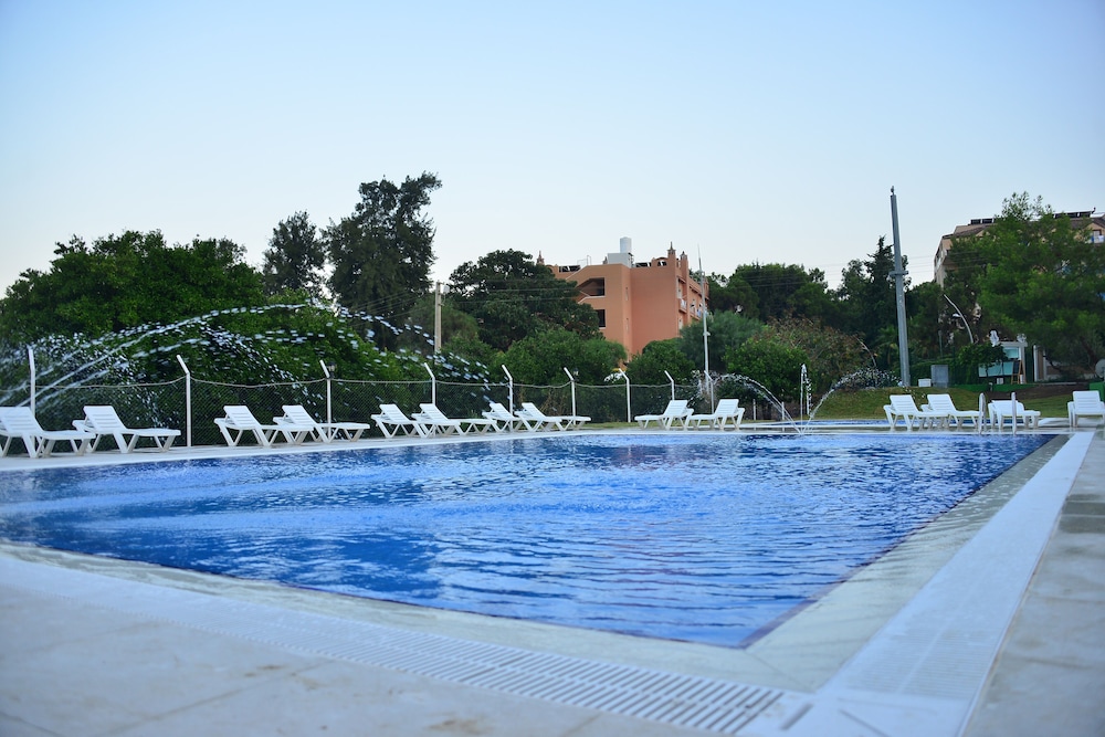 

Verona - Tekirova - Dream Town Hotel&Restaurant
