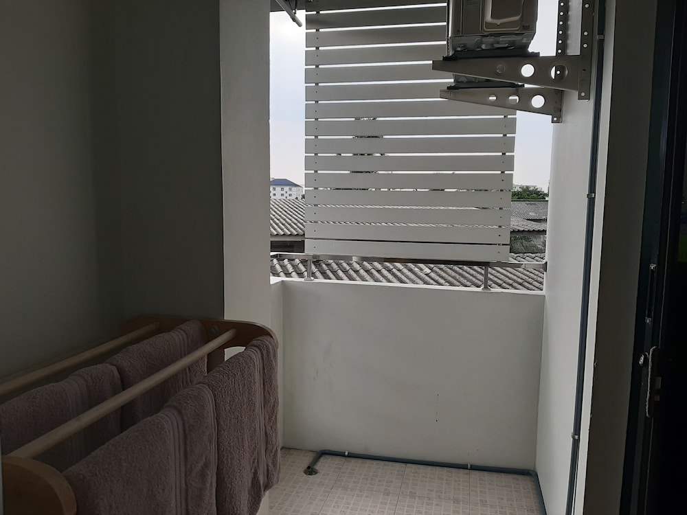

Bologna - Pak Kret - Vanlisut Hotel Ngamwongwan