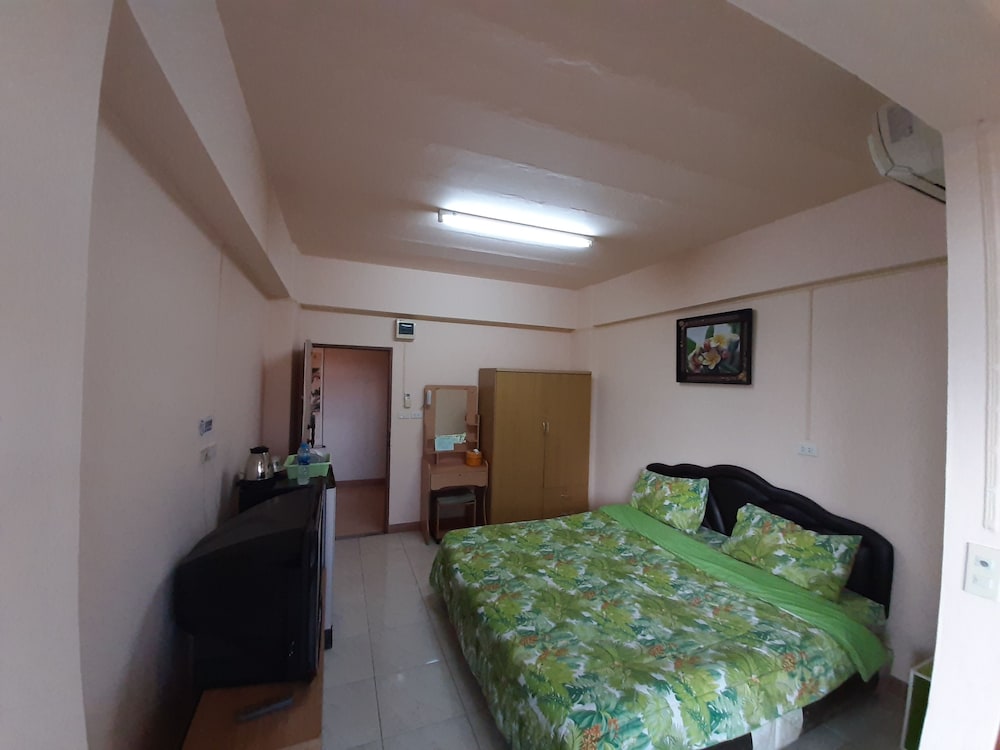 

Roma - Pak Kret - Vanlisut Hotel Ngamwongwan