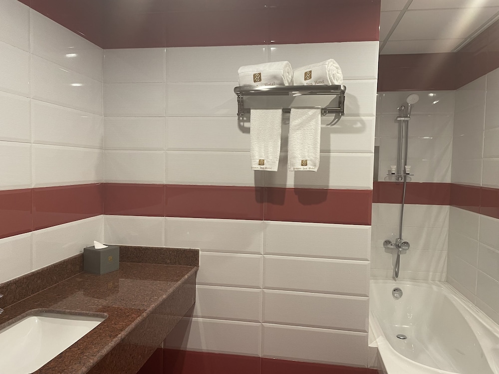 

Milano - Mawāliḩ - Season Inn Hotel