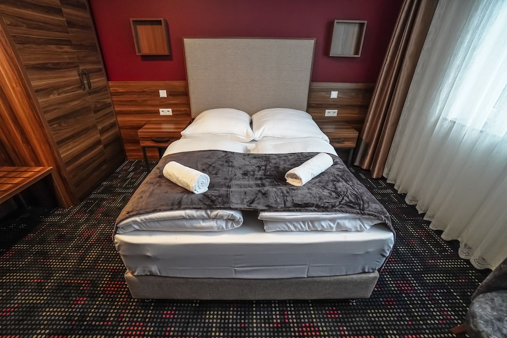 

Roma - Frankfurt-Main Airport - Sunset Hotel