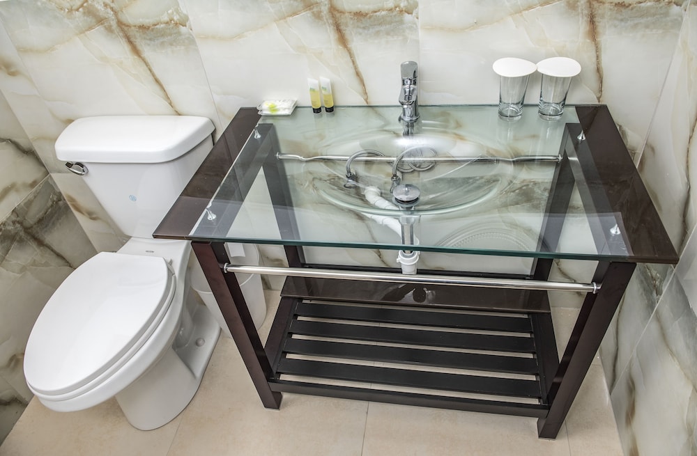 

Milano - Kingston - Pulse Suites at Villa Ronai