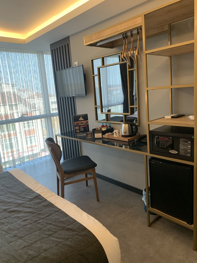 

Milano - Istanbul, New Airport - Fly And Stay Airport Hotel