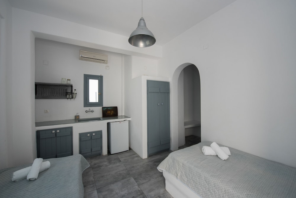 

Napoli - Pounda - Ostria Studios & Apartments