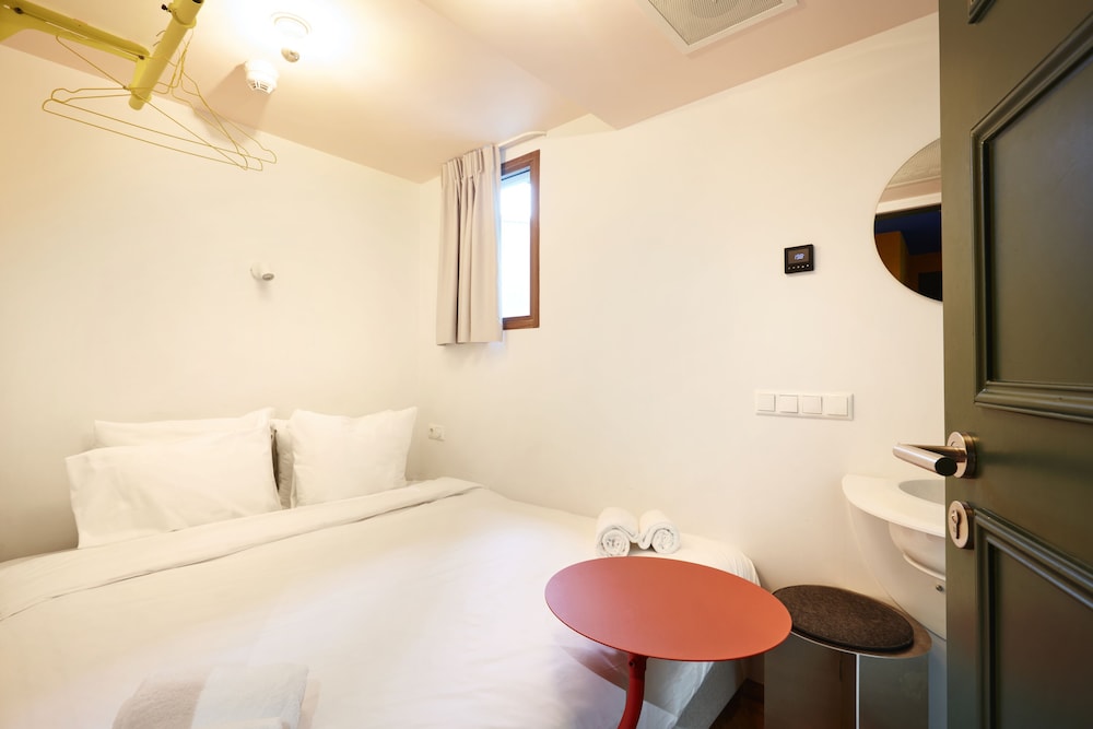 

Roma - Vlaardingen - Hotel Not Hotel Rotterdam