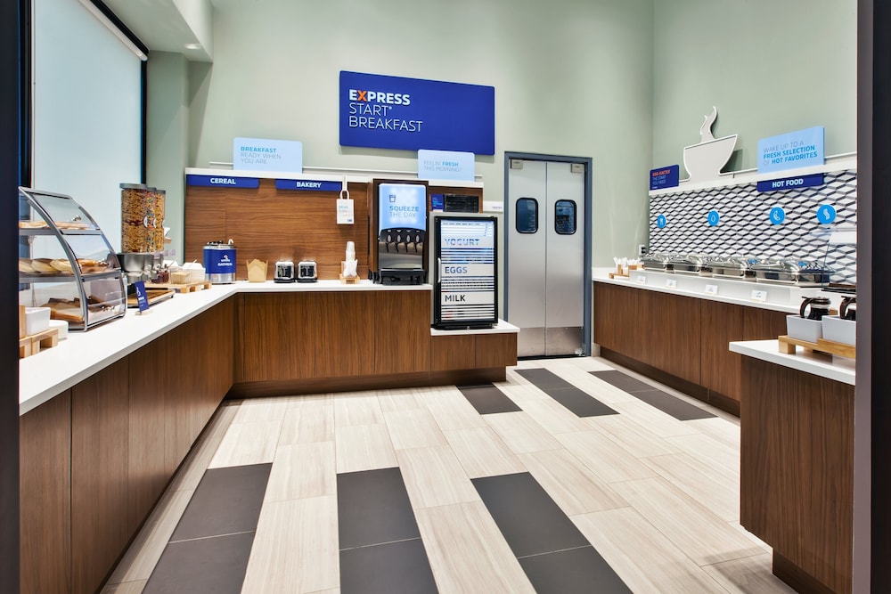 

Bari - Brooklyn (NY) - Holiday Inn Express - NYC Brooklyn - Sunset Park, an IHG Hotel