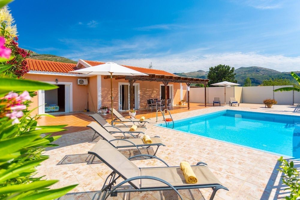 

Roma - Skala-Cefalonia - Villa Peach Large Private Pool Walk to Beach Sea Views A C Wifi Car Not Required - 2181