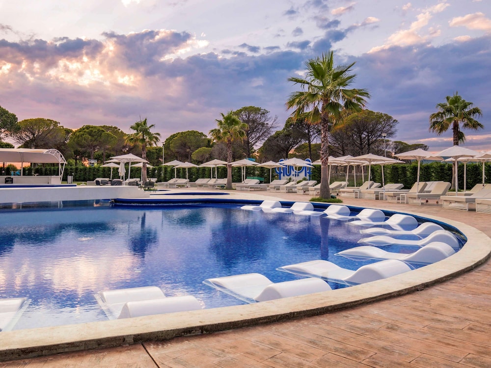 

Bologna - Plazhi San Pietro - Movenpick Hotel Lalez Durres