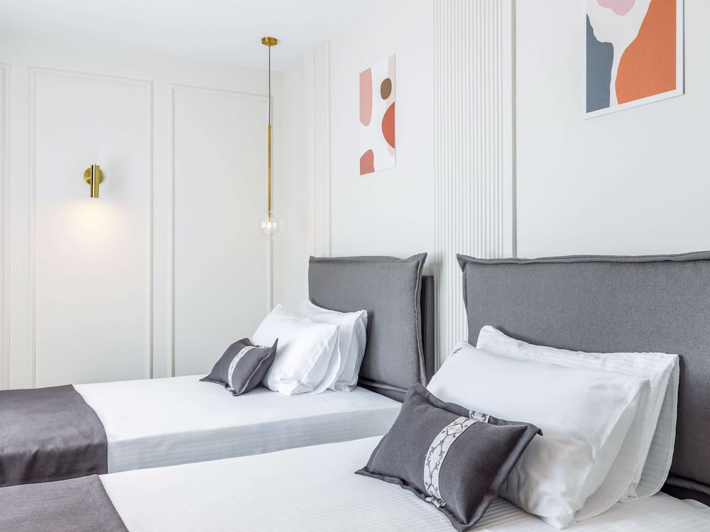 

Torino - Plazhi San Pietro - Movenpick Hotel Lalez Durres