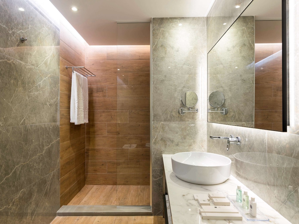 

Perugia - Plazhi San Pietro - Movenpick Hotel Lalez Durres