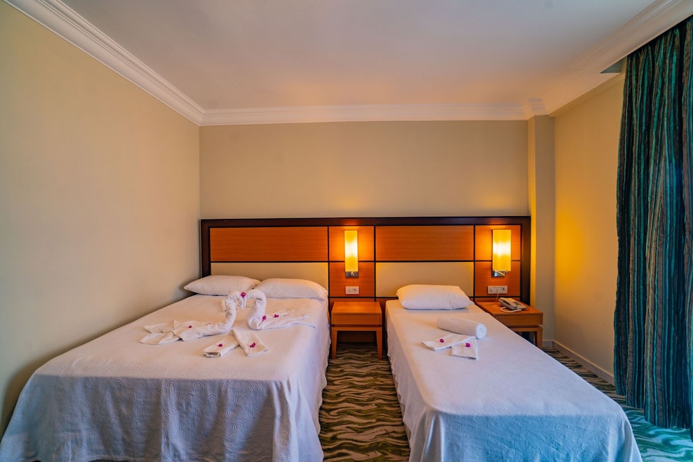 

Verona - Boğazkent - Prenses Sealine Beach Hotel