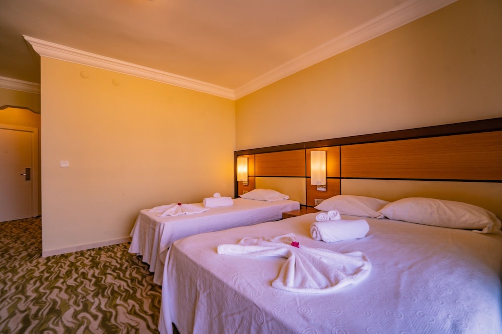 

Roma - Boğazkent - Prenses Sealine Beach Hotel