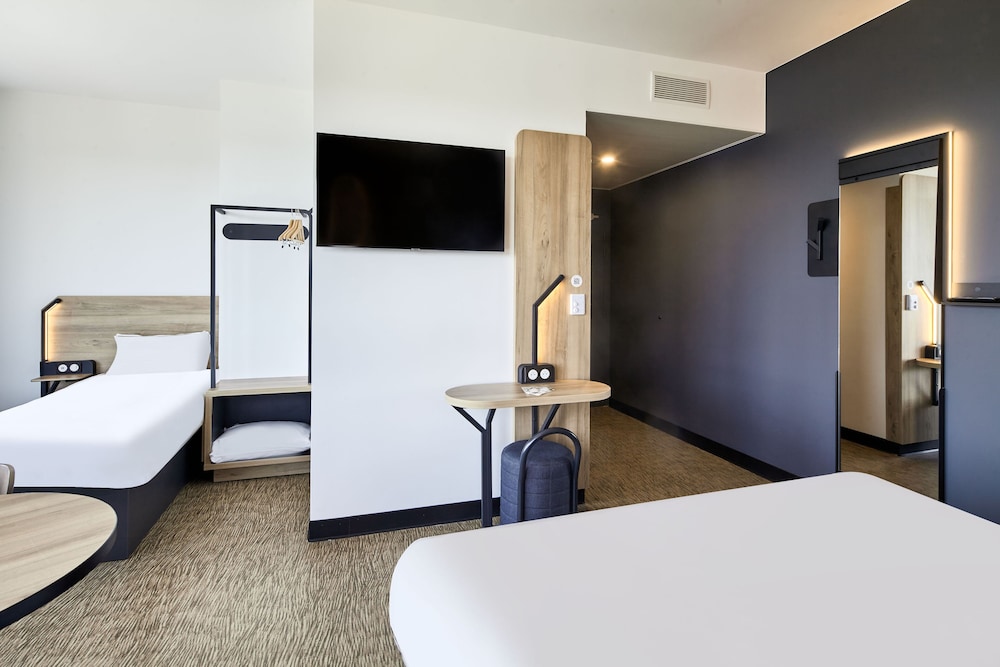 

Pisa - Asnières-sur-Seine - B&B HOTEL Argenteuil