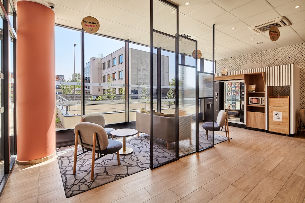 

Cagliari - Parigi - B&B HOTEL Argenteuil