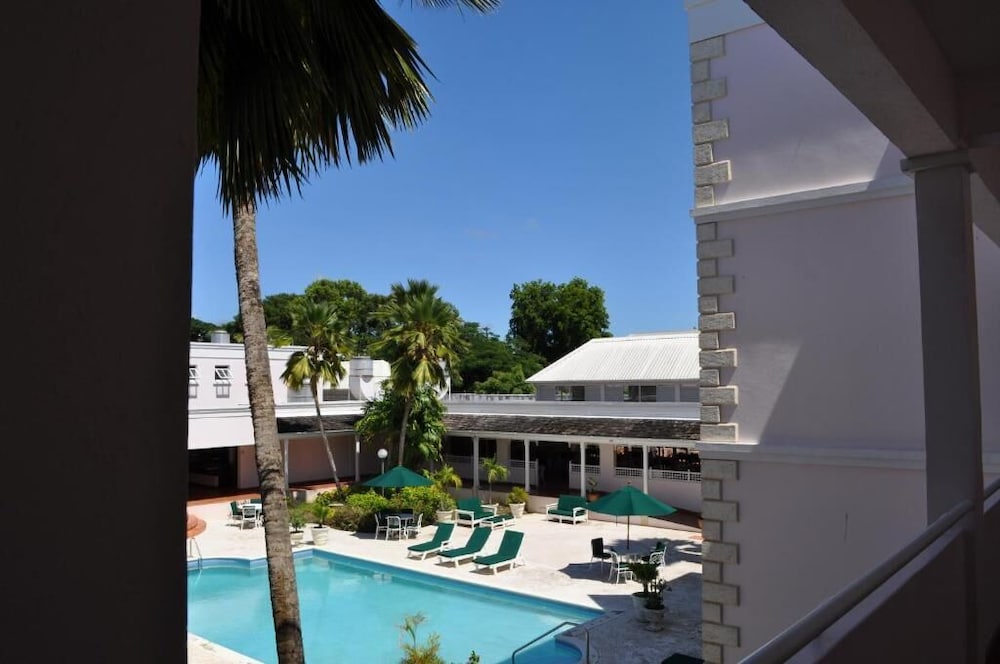 

Roma - Bridgetown - Hotel PomMarine