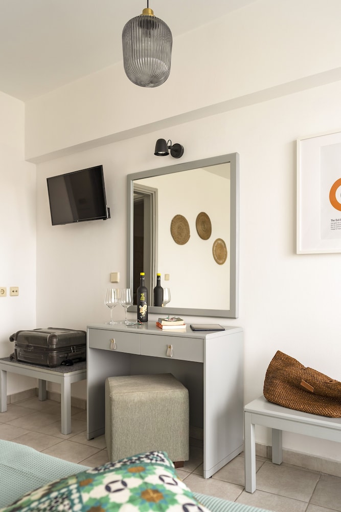 

Bologna - Koskinou - STAY Rhodes Hotel