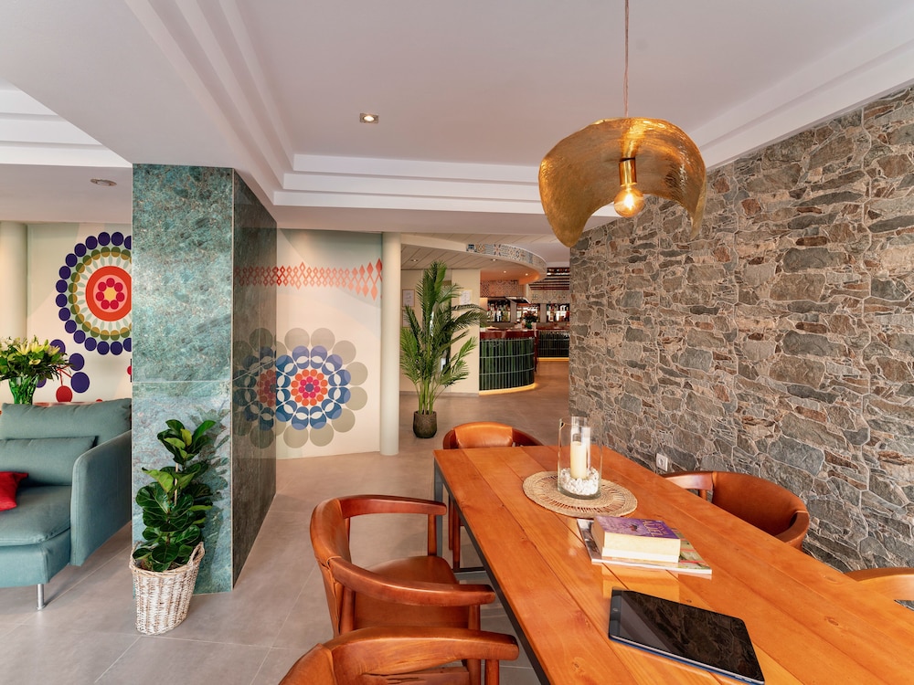 

Milano - Rodi, Isole Greche - STAY Rhodes Hotel