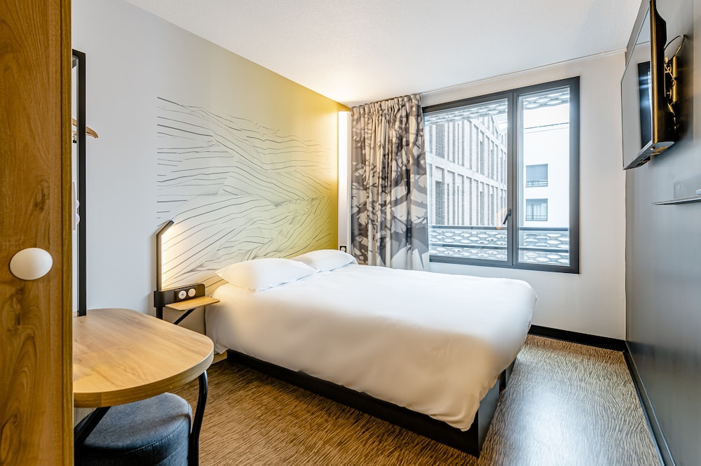 

Napoli - Versailles - B&B HOTEL Bois d'Arcy Saint Quentin en Yvelines