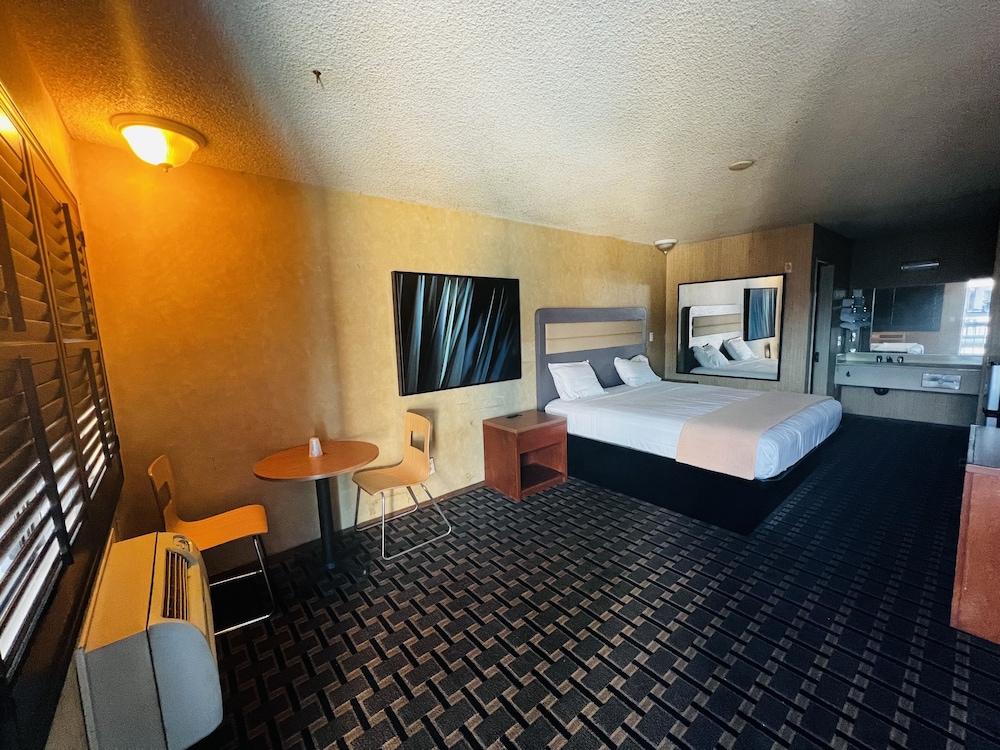 

Milano - Anaheim (CA) - Casa Playa Inn & Suites Stanton Anaheim Area