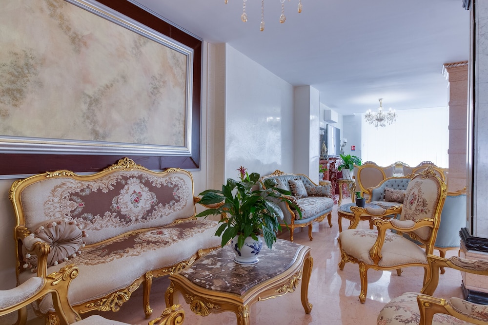 

Bari - Chevilly-Larue - HOTEL ROYAL Paris Ivry