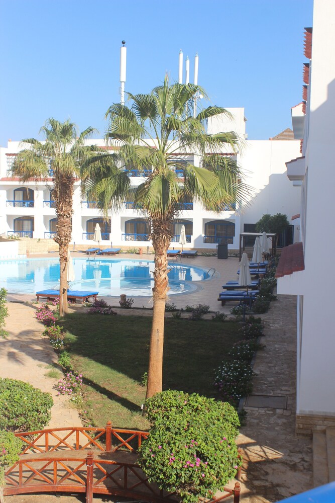 

Lamezia Terme - Sharm El Sheikh - El Khan Sharm Hotel