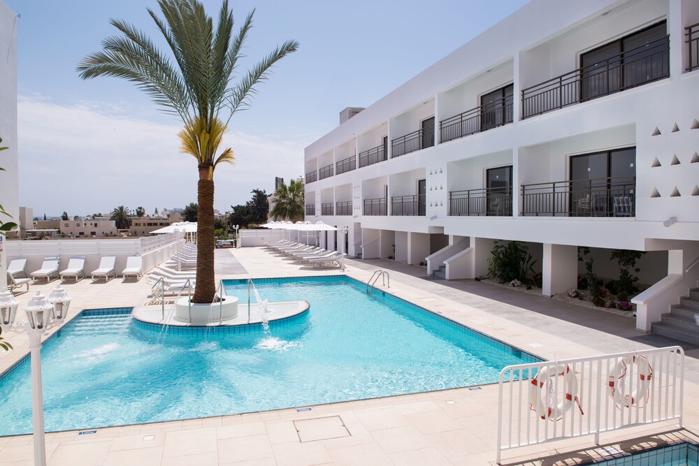 

Pisa - Ayia Napa - Liquid Hotel Apartments