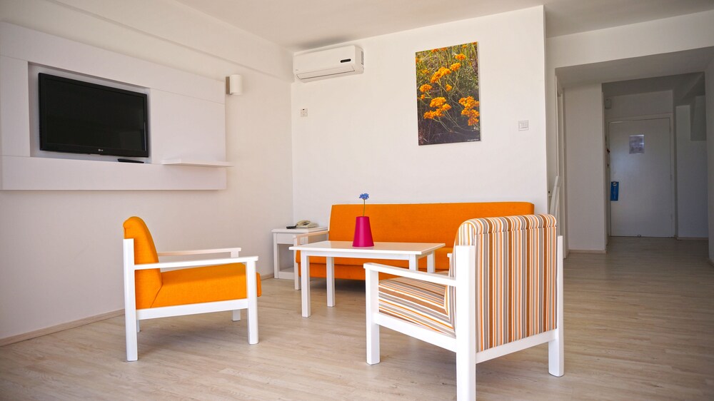 

Napoli - Cipro - Liquid Hotel Apartments