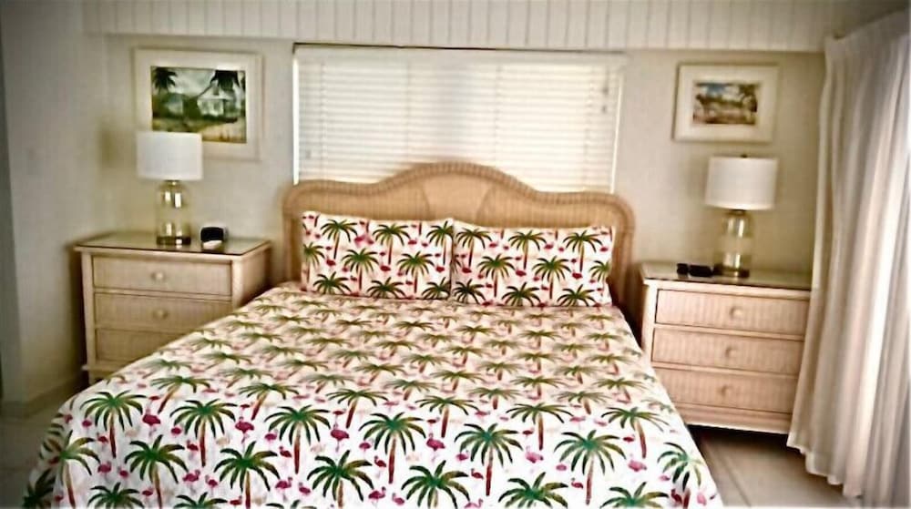 

Roma - West Bay - Galleon Villas by Hello Cayman Vacation