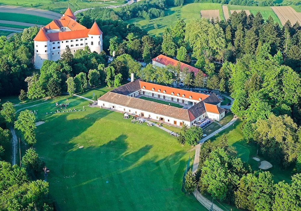 

Napoli - Čatež ob Savi - Mokrice Castle Estate