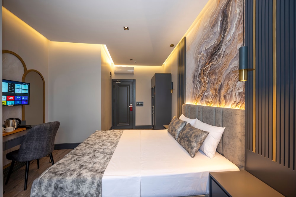 

Napoli - Istanbul, New Airport - World Class Hotel - İstanbul Airport