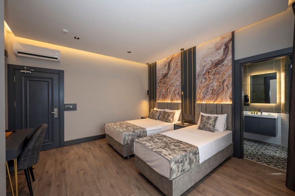 

Torino - Istanbul, New Airport - World Class Hotel - İstanbul Airport
