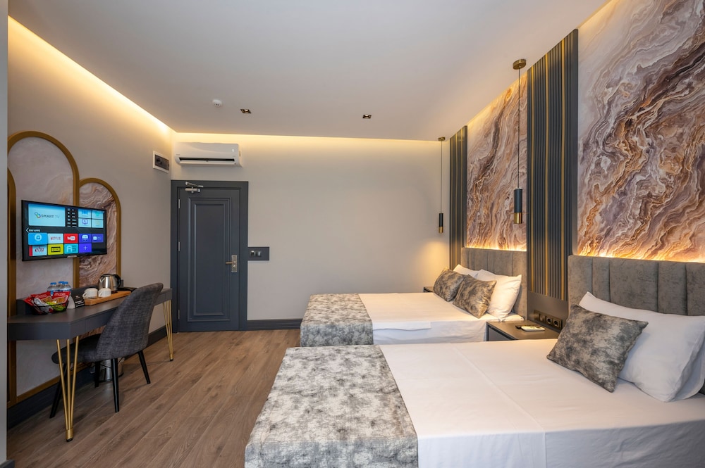 

Napoli - Istanbul, New Airport - World Class Hotel - İstanbul Airport