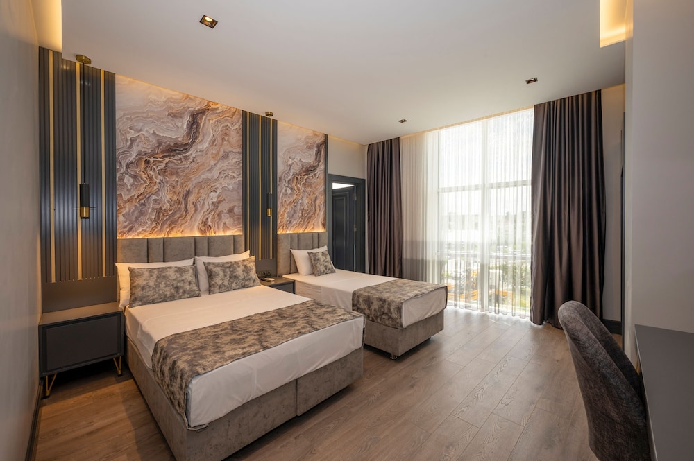 

Roma - Istanbul, New Airport - World Class Hotel - İstanbul Airport