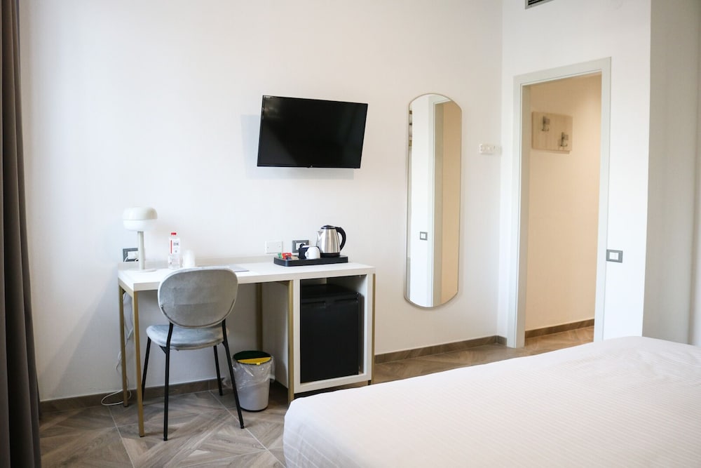 

Napoli - Montale di Castelnuovo Rangone - Hotel Donatello