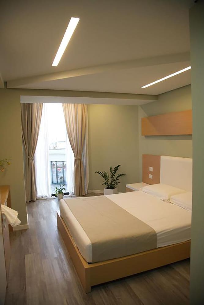 

Rimini - Valona - Hotel Bologna