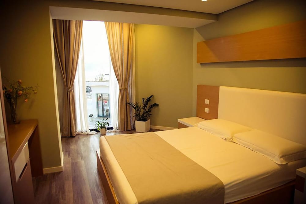 

Lamezia Terme - Valona - Hotel Bologna