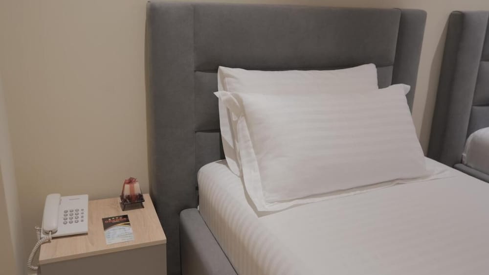 

Bari - Tirana - Granda Hotel