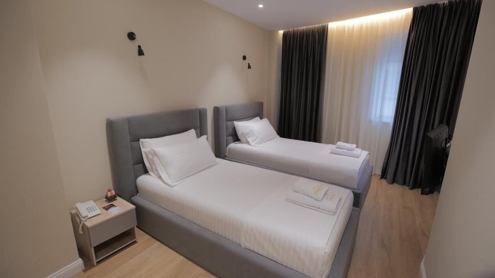 

Perugia - Tirana - Granda Hotel