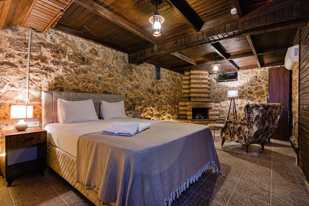 

Bari - Antalya - Casa Maria Hotel