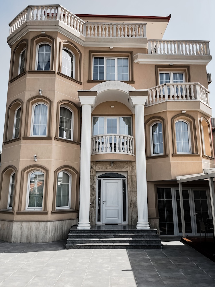 

Lamezia Terme - Tirana - Amansar Boutique Hotel