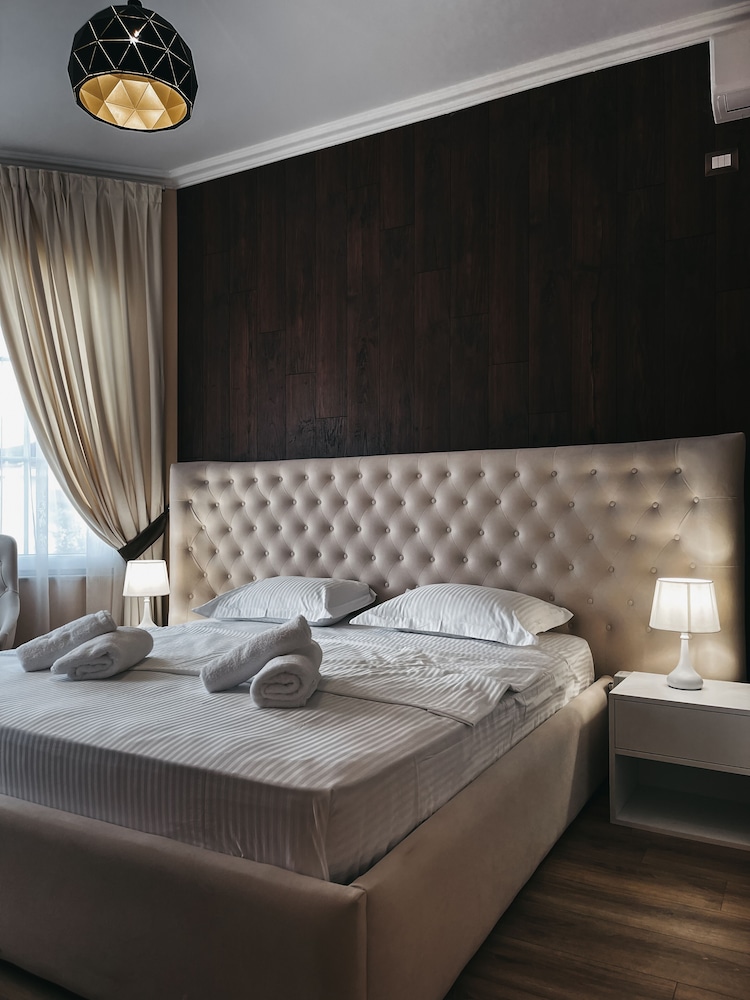 

Torino - Tirana - Amansar Boutique Hotel