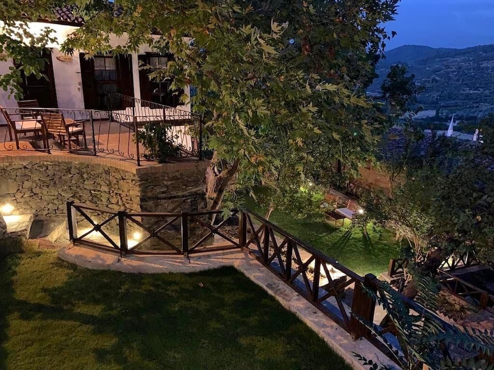 

Milano - Selçuk - ŞİRİNCE BAHÇE HOTEL